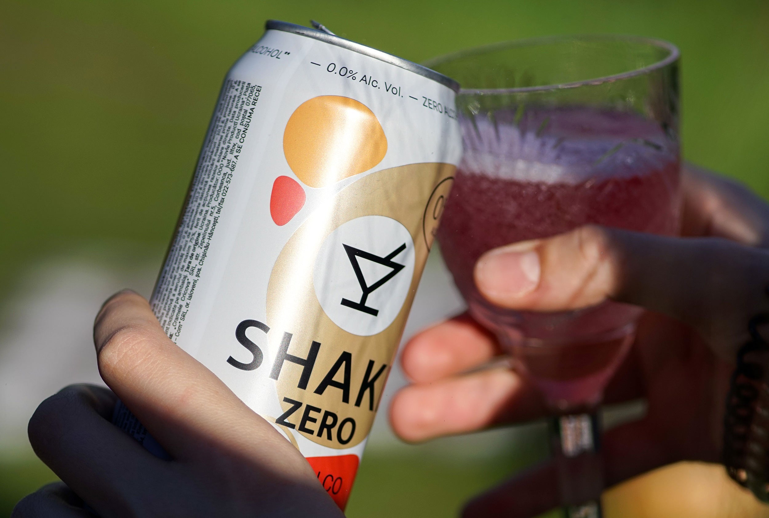 The New Wave of Non‑Alcoholic Bitters and Aperitifs